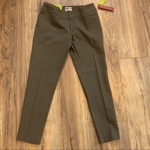 Dark Gray/Brown Skinny Ankle Fit Pants!